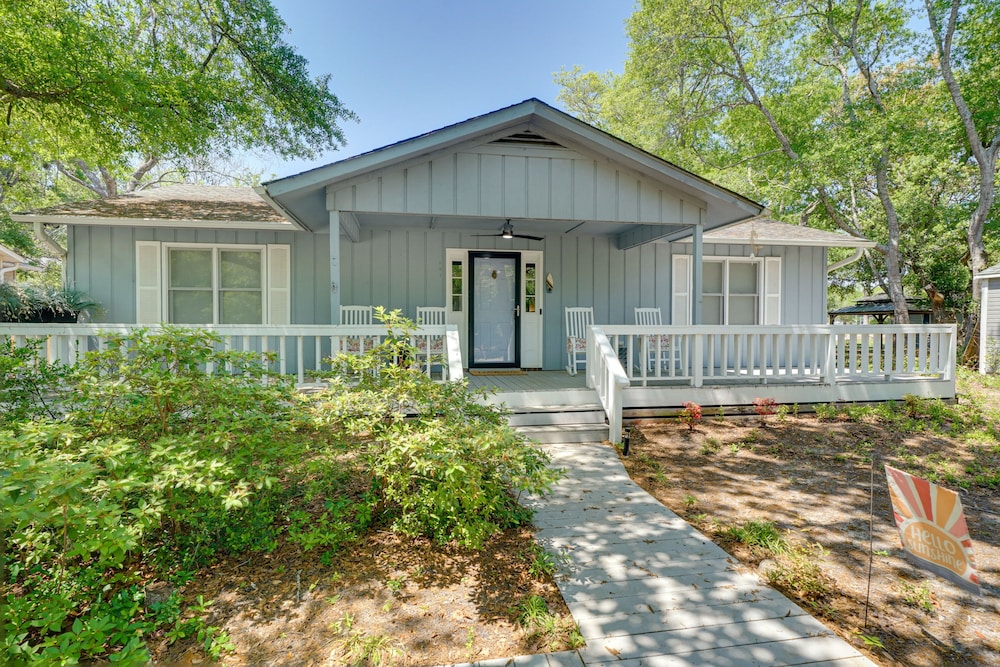 Oak Island Home w/ Spacious Backyard & Porch view 3