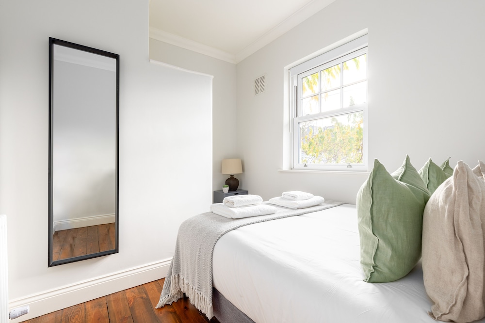 Spacious 3 Bed Flat Putney