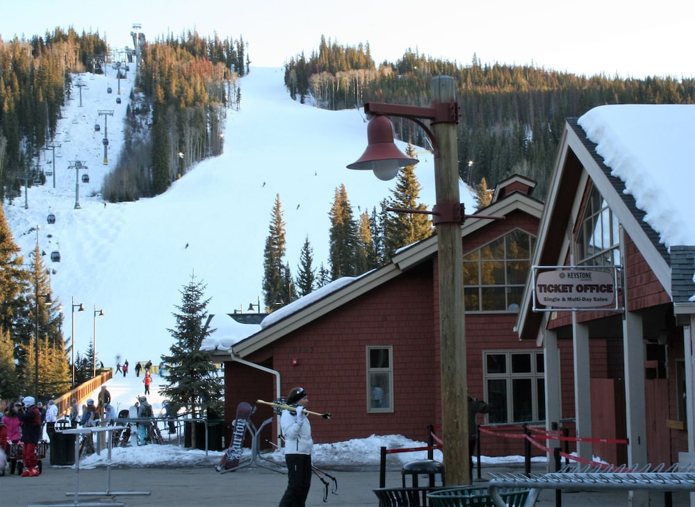 Summit County Vacations - Expedition Station 8607 by SummitCove Vacation Lodging - Property Image 6