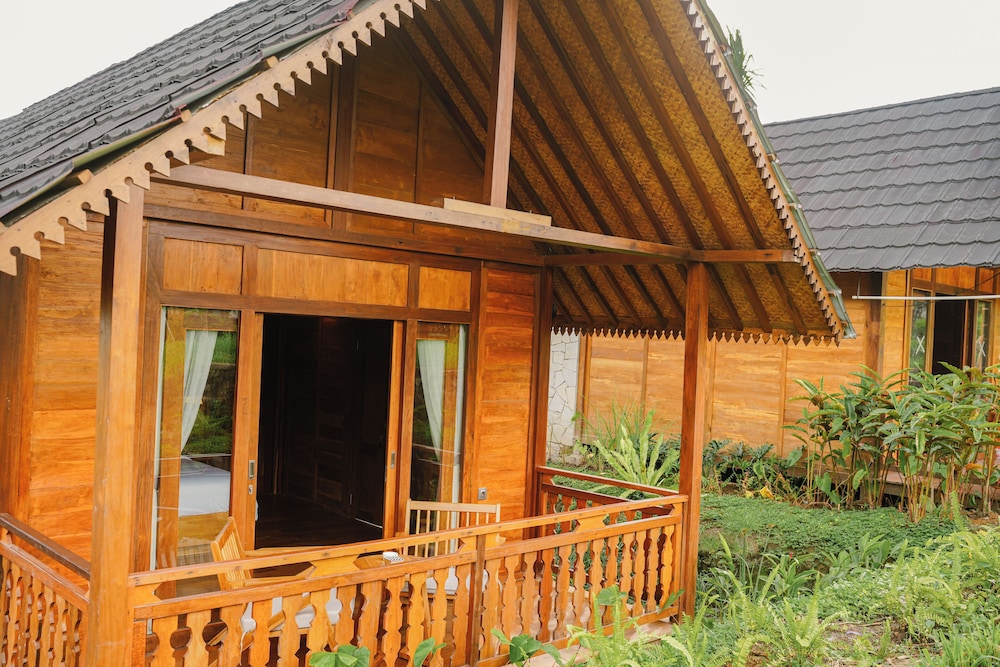 Devani Resort Sidemen