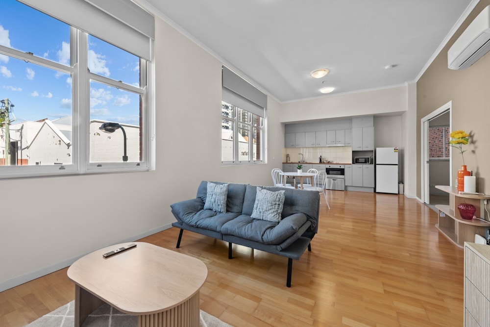 Modern 1-bed Apartment in Spring Hill