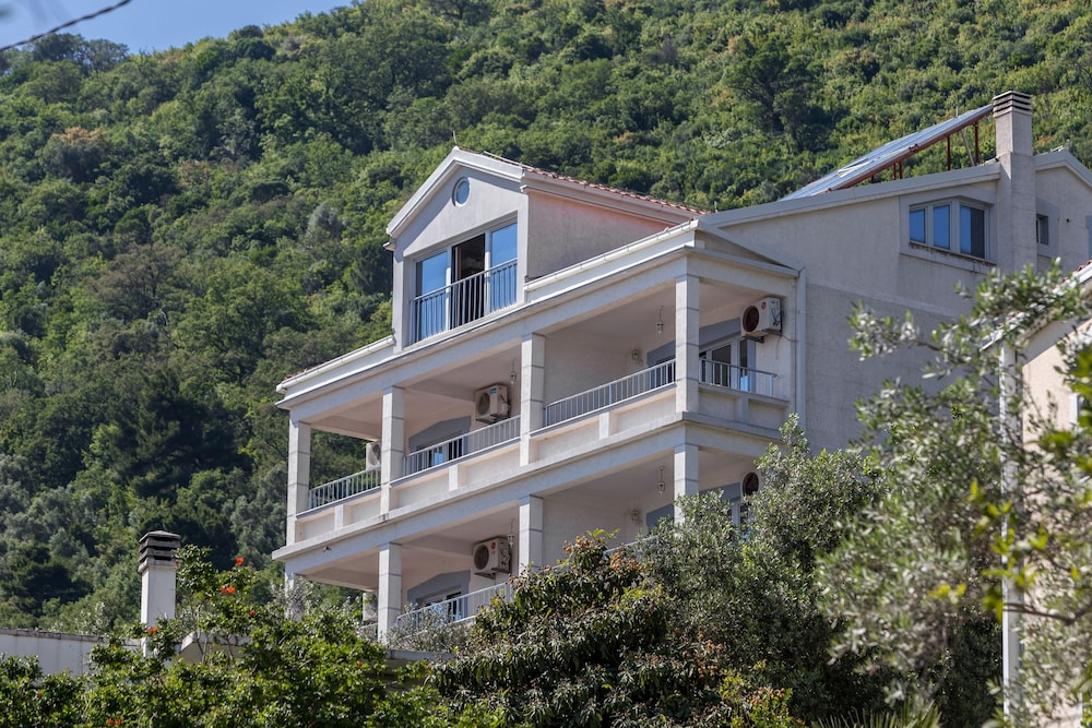 Medin Apartments