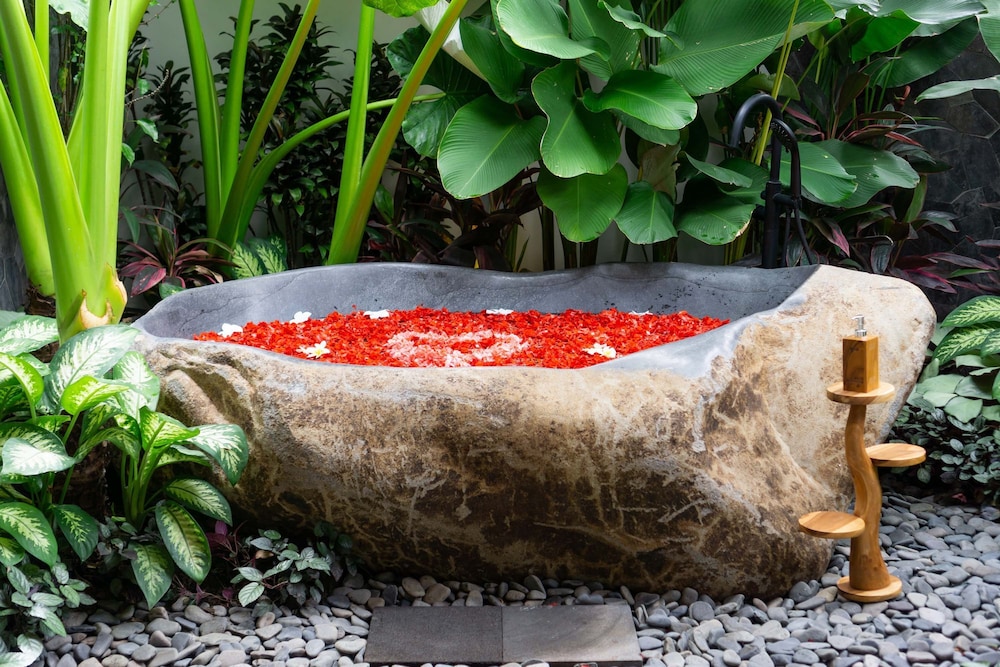 Villa Chempaka by Alfred in Bali - New Luxe Tropical 4BR Dream Villa in Canggu