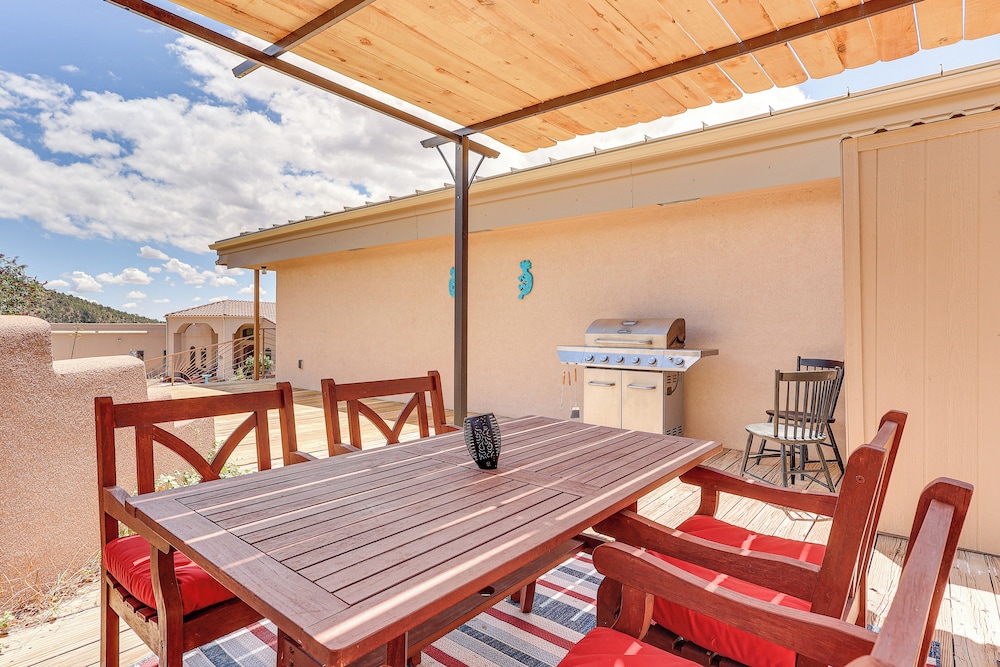 Panoramic Vistas & Pergola: Silver City Escape!