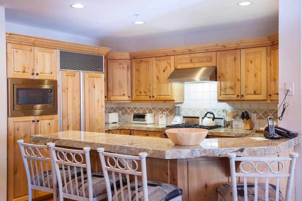 Trail's End Lodge at Deer Valley Resort - Two Bedroom Residence with Spa #406 2 Condo