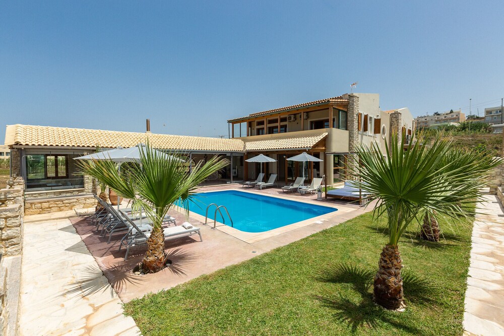Golden Sand Beach Villa Villa