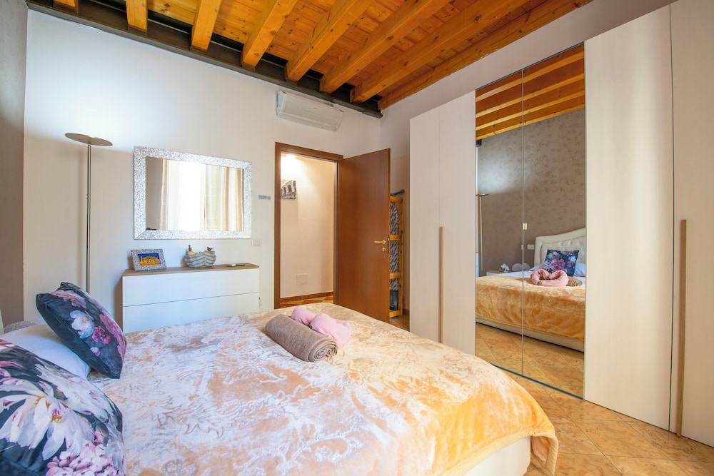 You & Me Corporation Home Verona Centro