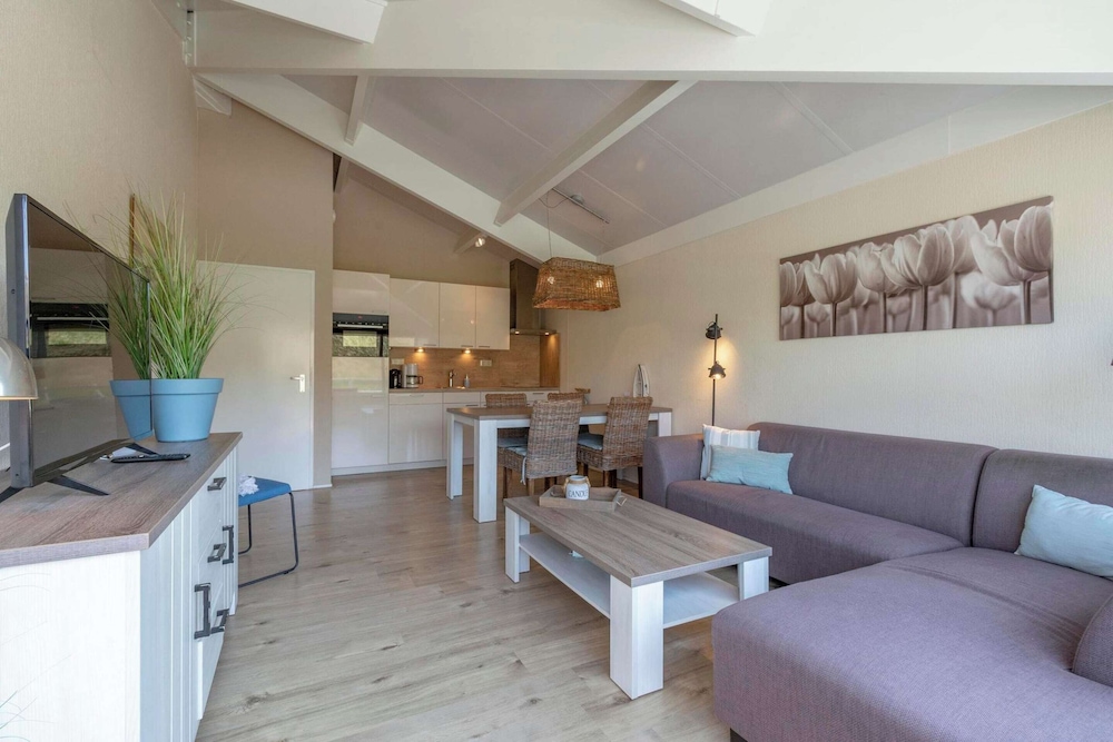 Beach Lodge in Callantsoog Near Dunes