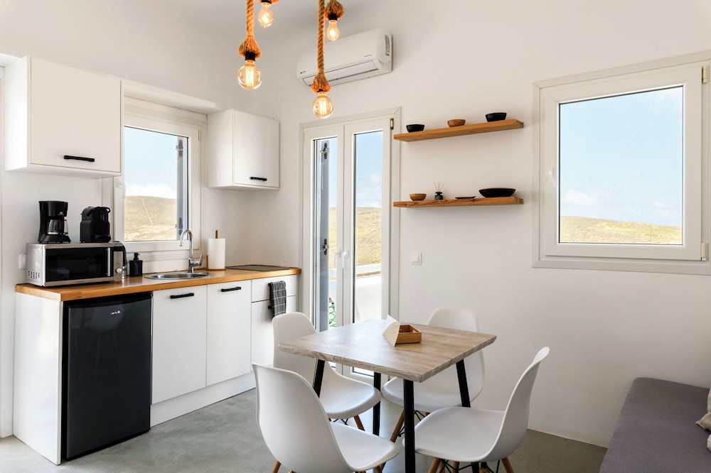 Mykonist Merchia Beach Villas & Suites