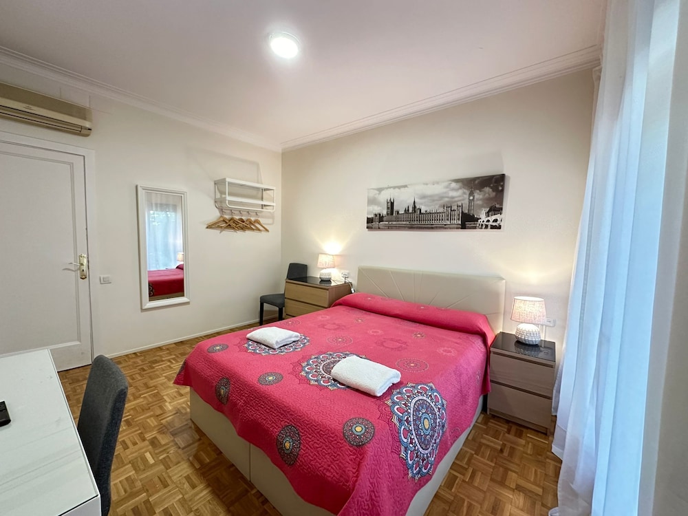 Rooms Villarroel