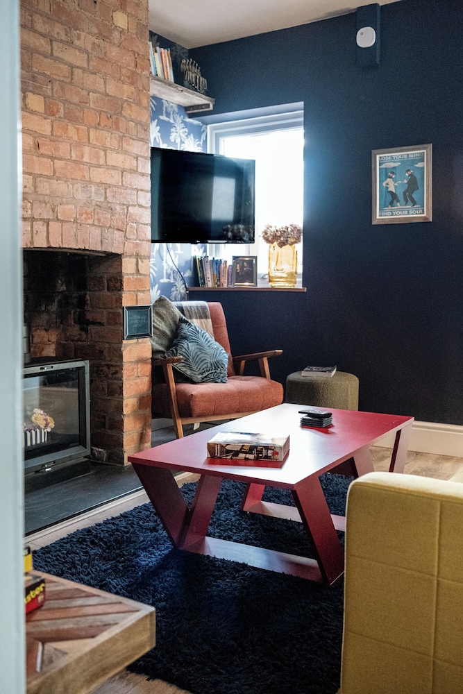 Lowell Street - Cosy 2 BD in Worcester