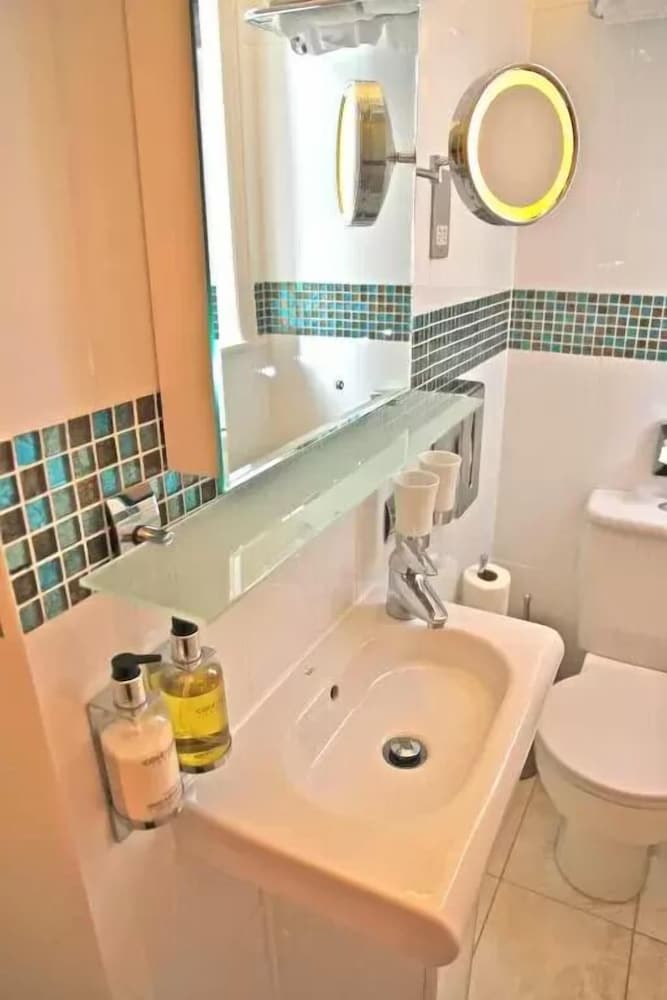 Crompton Guest House, photo 34