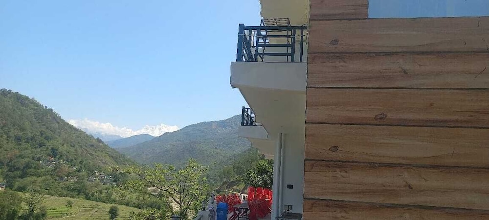 Hotel Riyansh