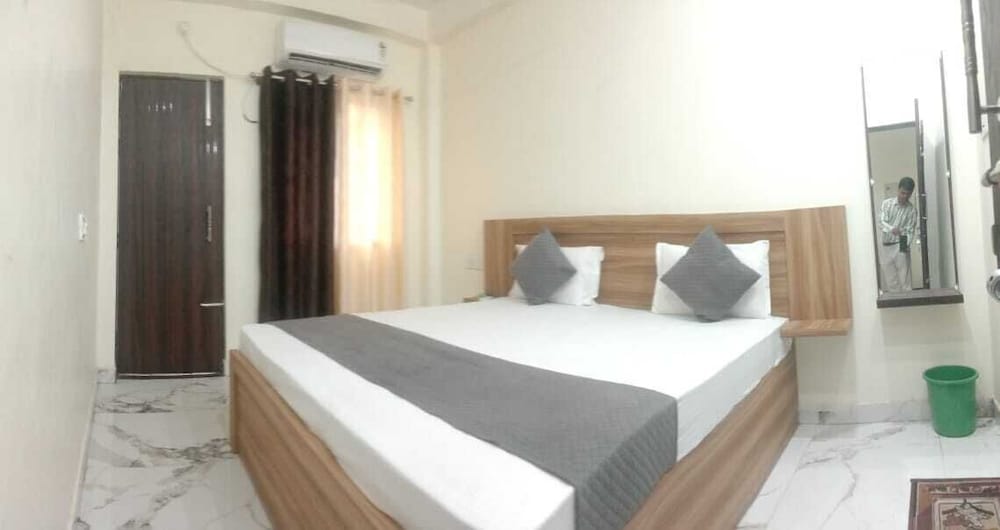 Om Guest House Lucknow