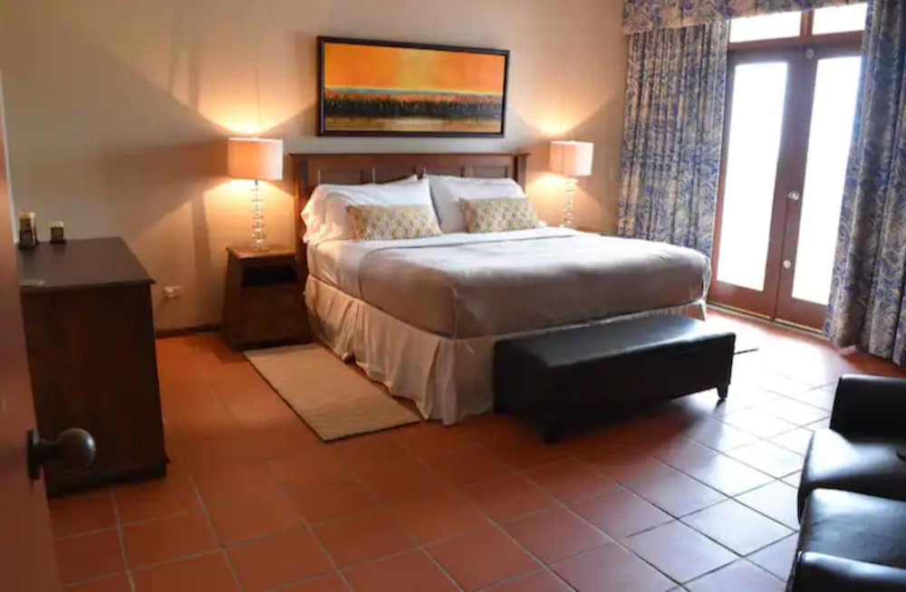 Golfside Villas - Property Image 14