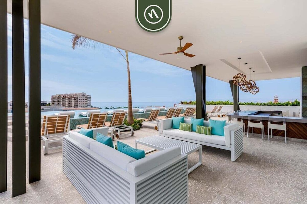 Amazing 1BR Penthouse With Balcony - Gym - Pool