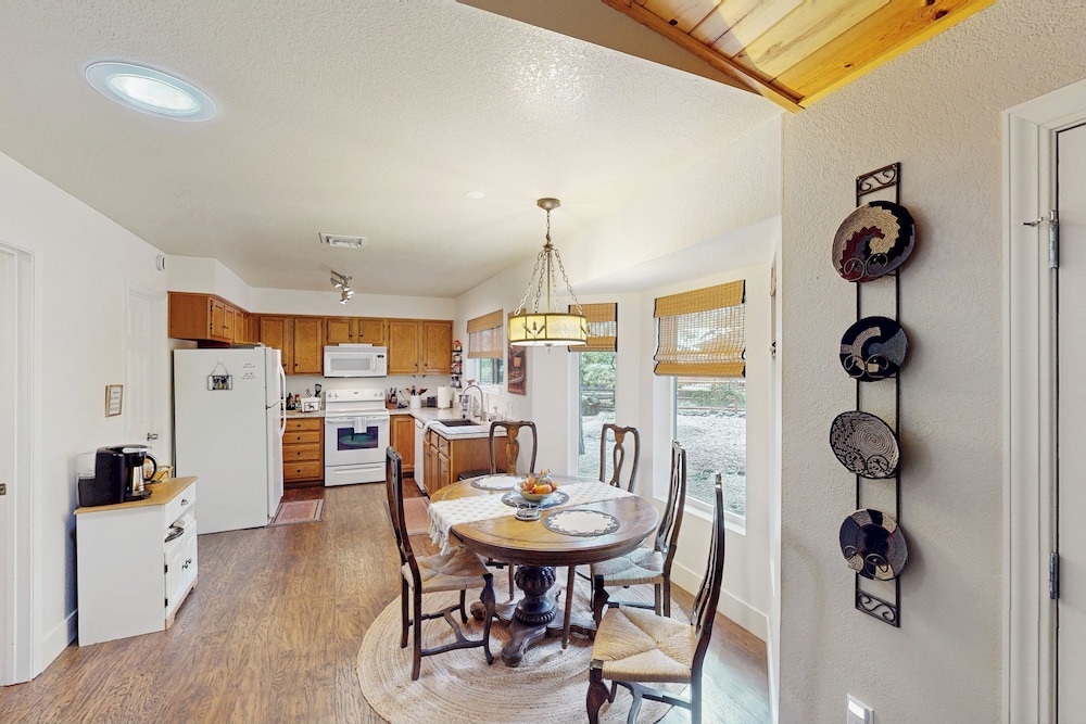 3BR Home Close to Golf, Trails, Lake, & Ski Resort