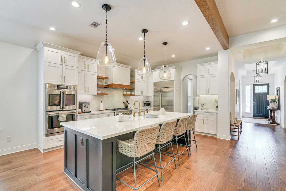 Pool & Hot Tub: Family-friendly Houston Area Home!