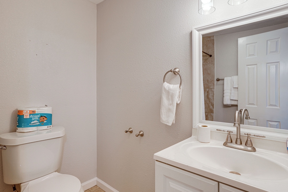 Prime I-10/610 Access! Houston Home Base
