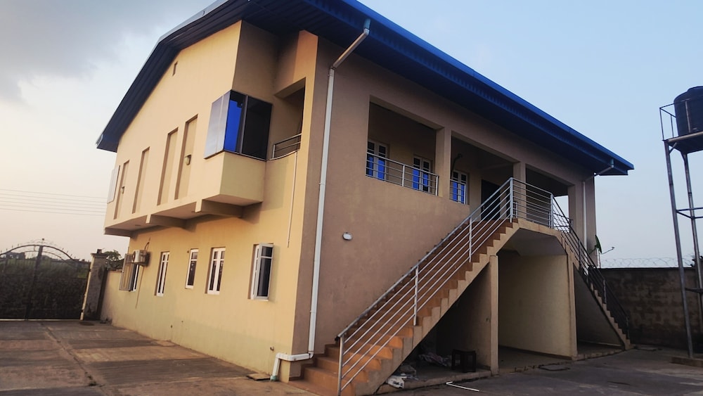 DOMINION APARTMENT AND GUEST HOUSE