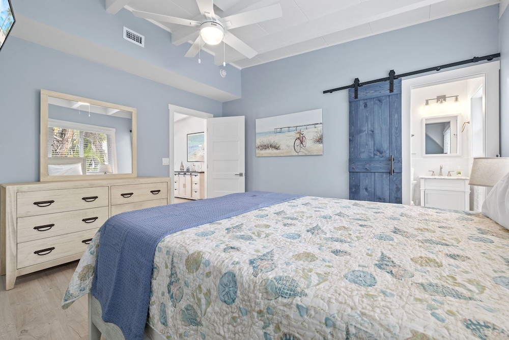 5670 Williams Drive view 3