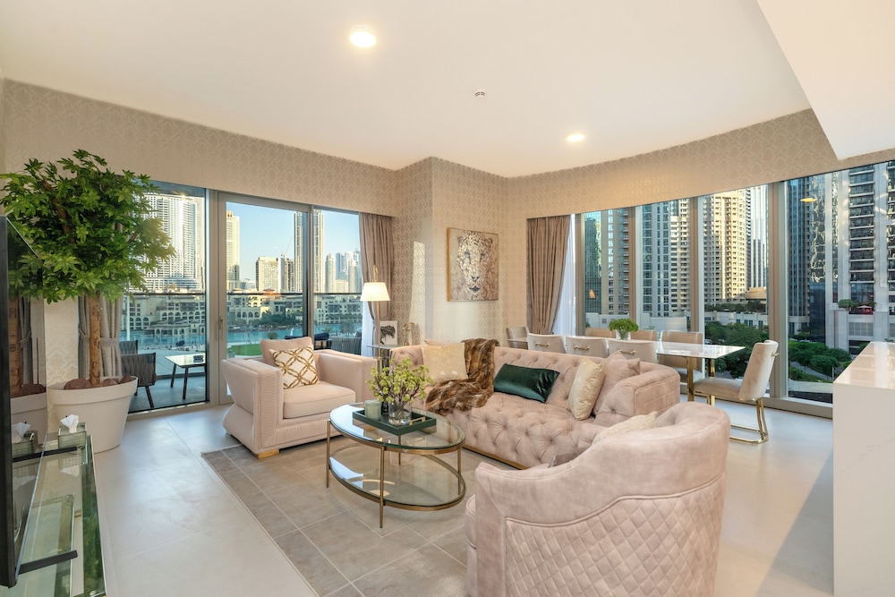 One Lux Stay Grande Signature Residences