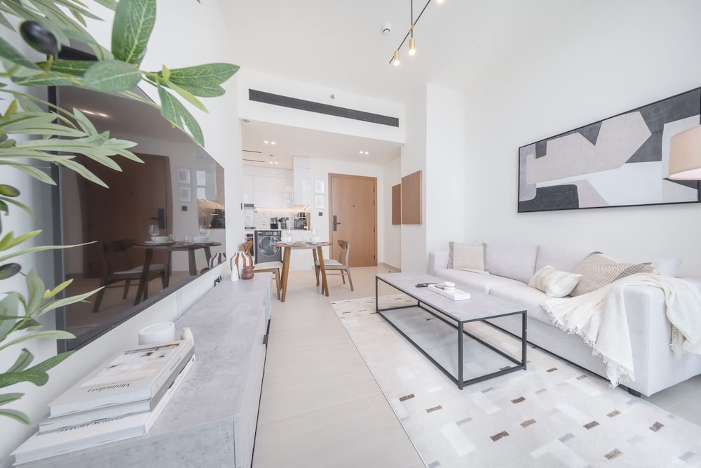 Luxury 1-bedroom JVC Apartment With Balcony Pool