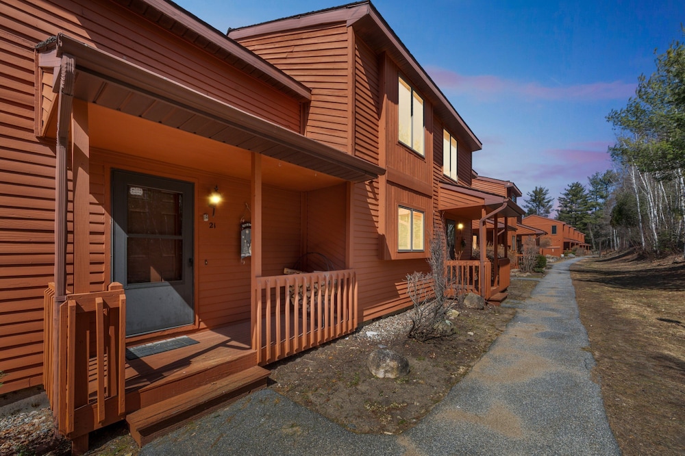 Hawkeye 21e - Spacious Townhome For Families 2 Bedroom Townhouse by The Summit at Gore Mountain