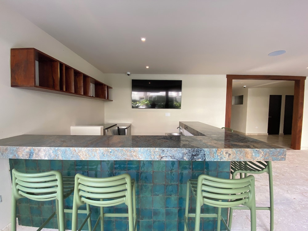 Private Terrace & Jacuzzi in Aldea Zama