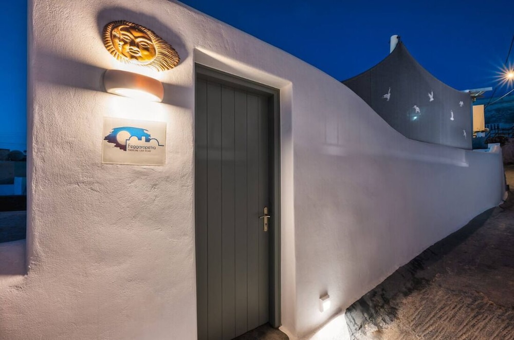 Astrea Suites Feggaropetra Cave House