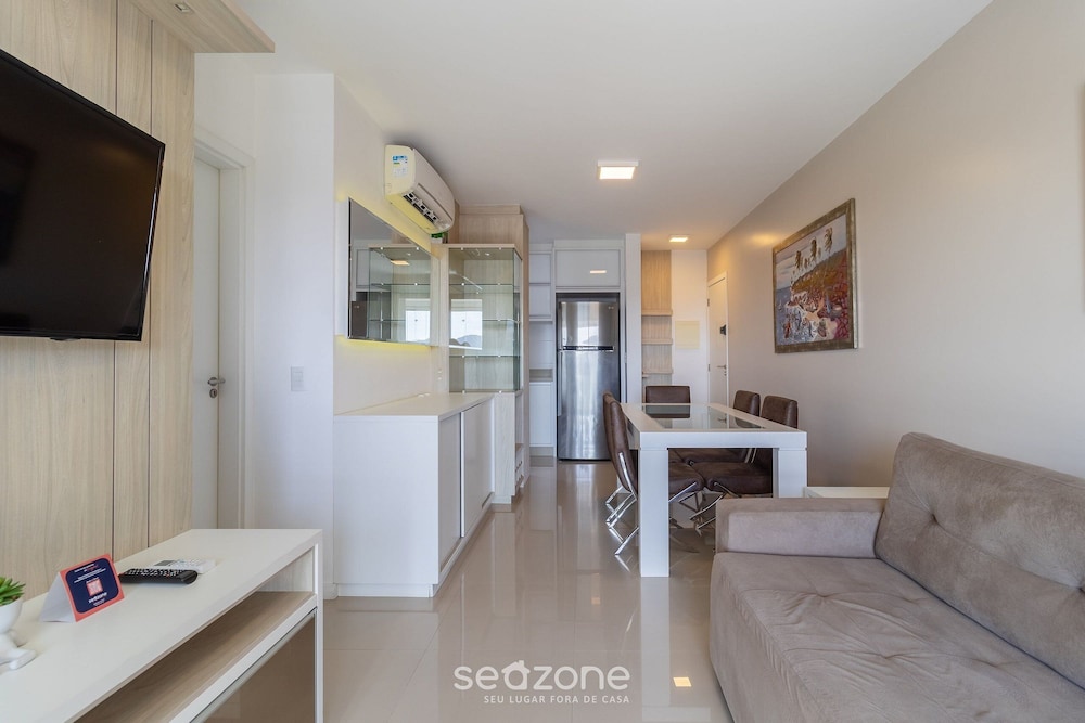 Full Apartment With Amazing View! Lrc0703