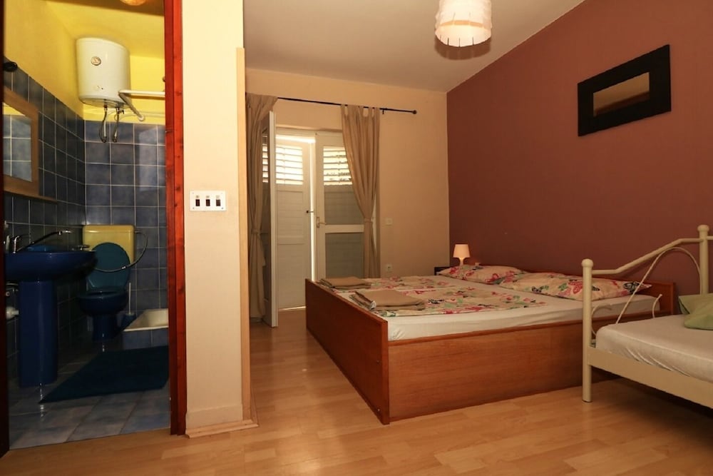 Photo 25