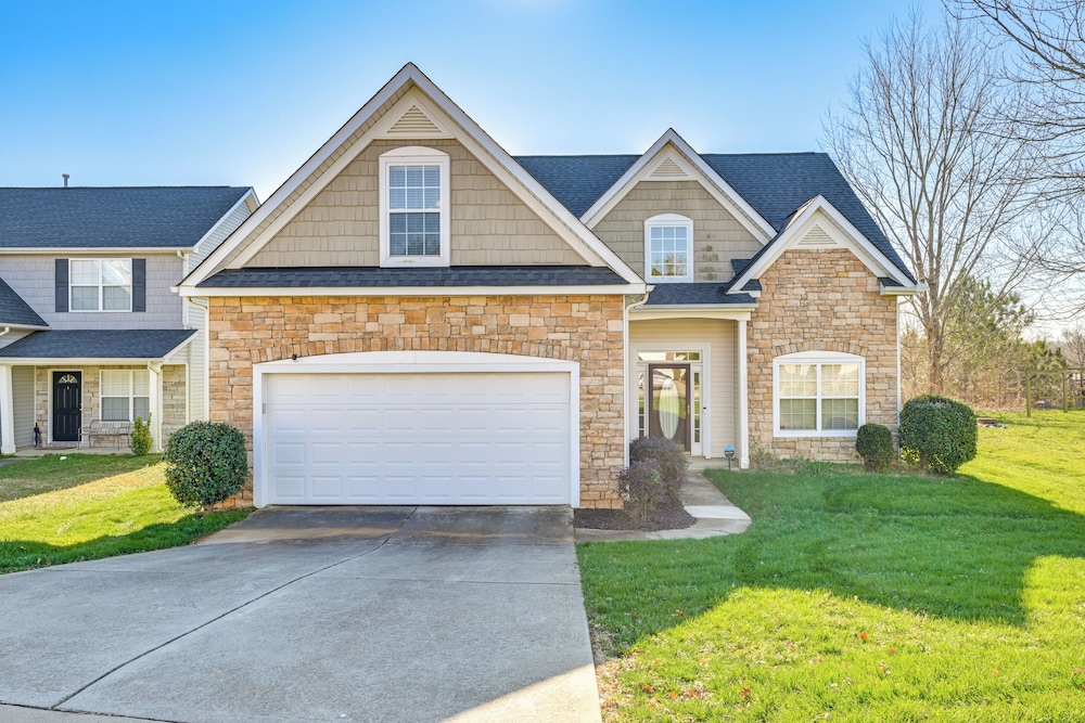 6 Mi to Charlotte Motor Speedway: Home w/ Fire Pit