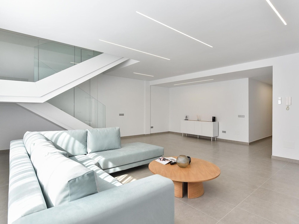 Villa in Salobre With Pool & Golf Nearby