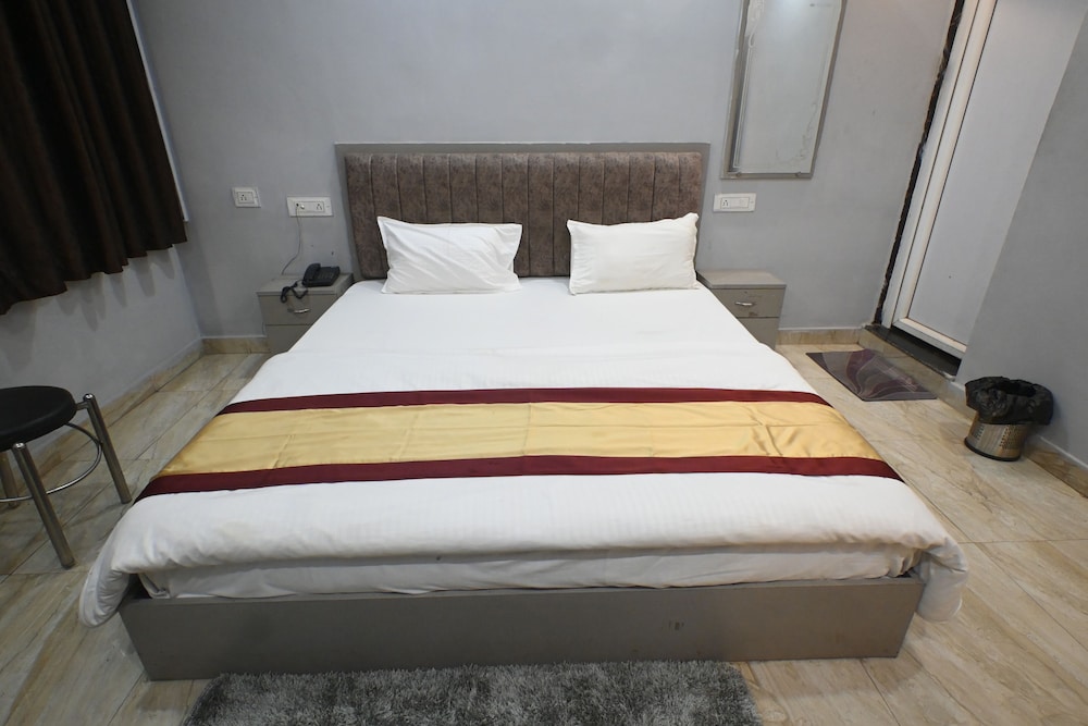 sandhya paying guest house