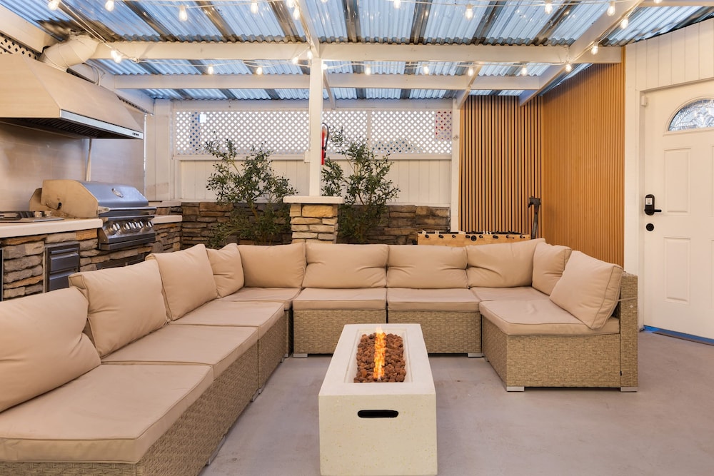 Steps to the Beach Firepit Patio Long-term Newport Beach Stay Coastal Cove