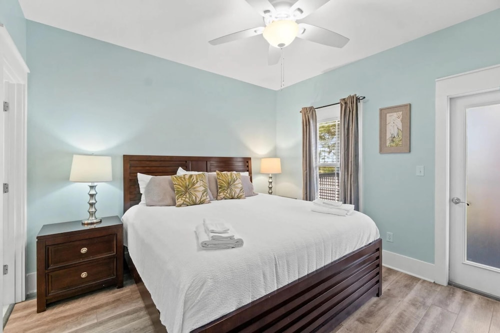 Pet Friendly Beach House - Sandy Toes