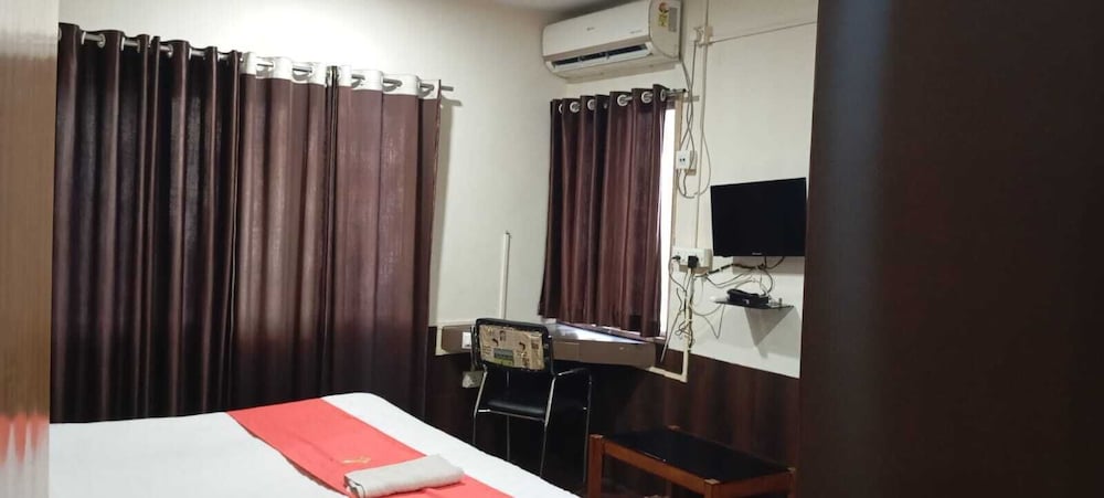 Holiday Inn Guest House