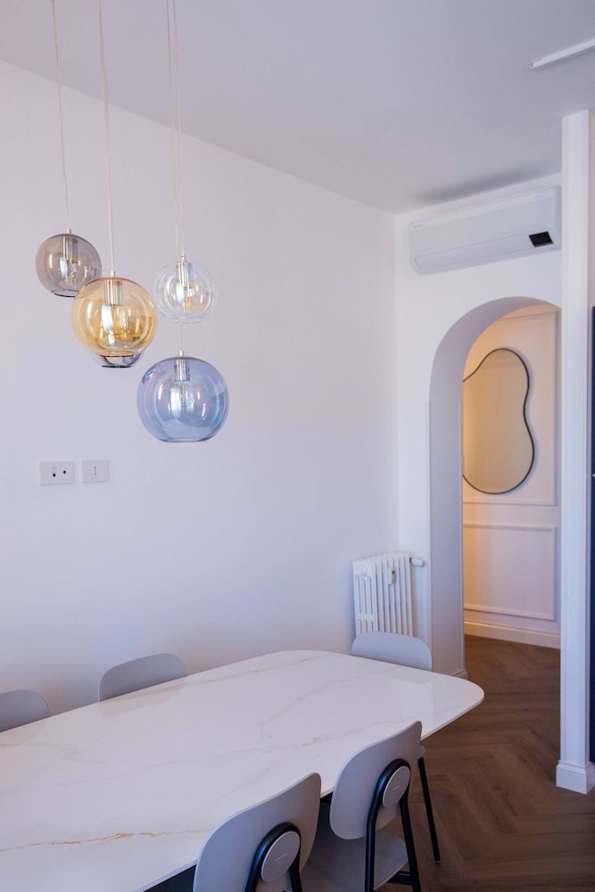 Colosseum Holidays - Luxury 3 Bedroom Apartment