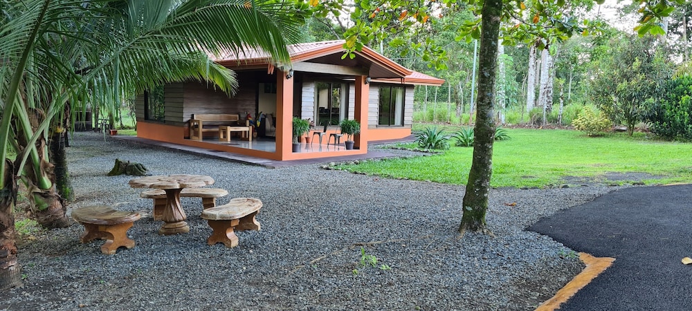 Los Lagos Casas de Campo