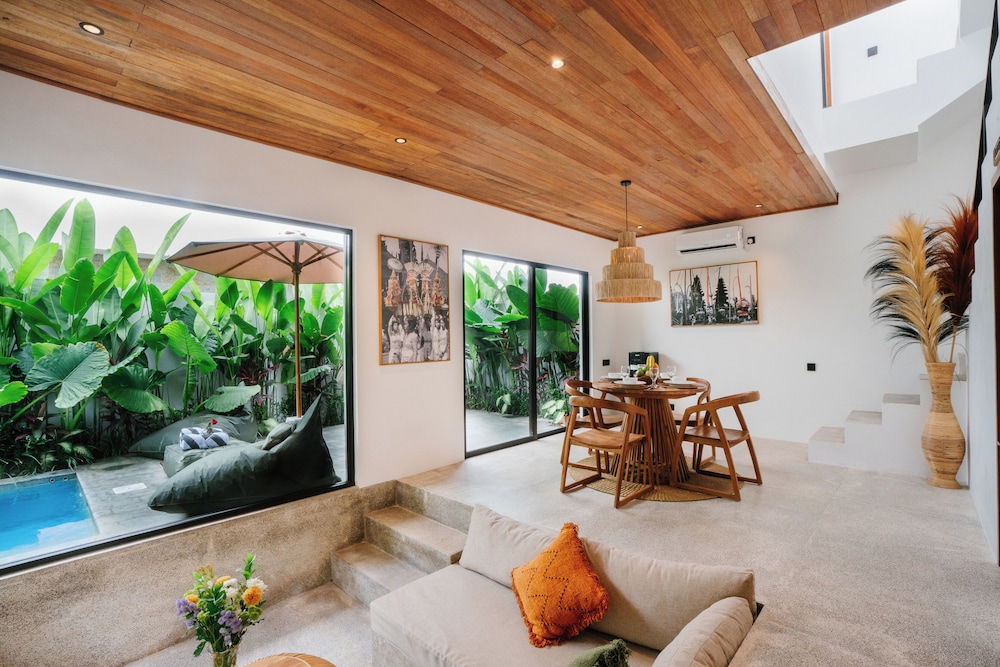 The Reef Villas