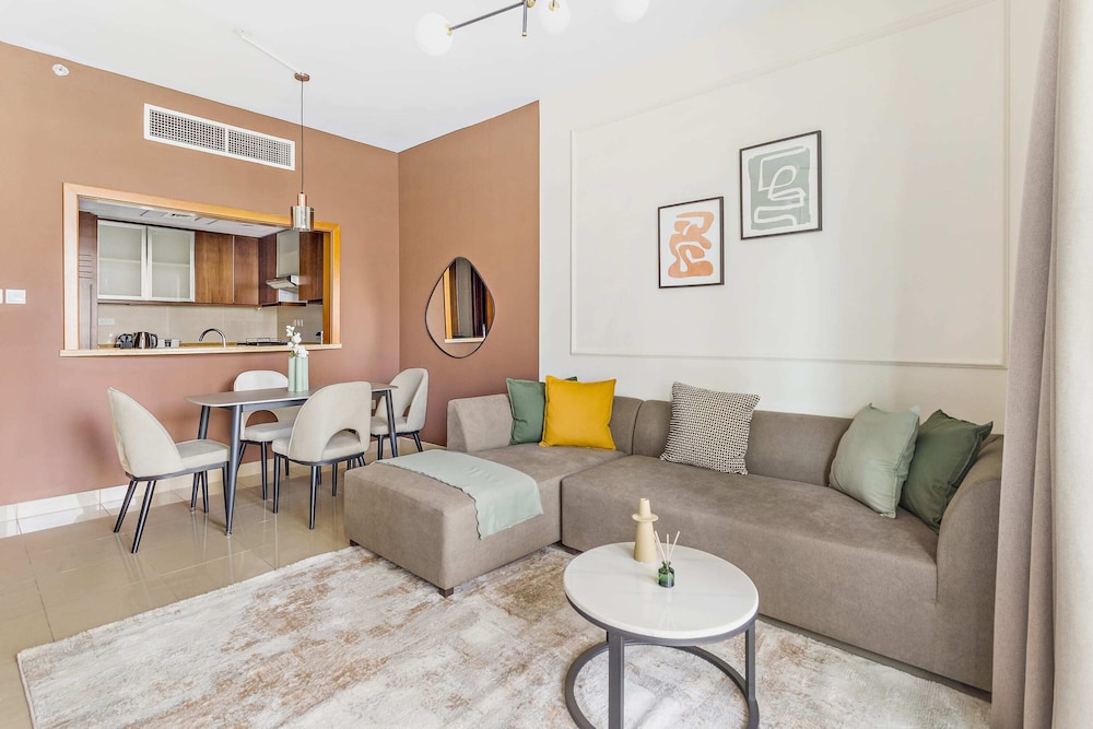 Silkhaus Work From Home Friendly Downtown