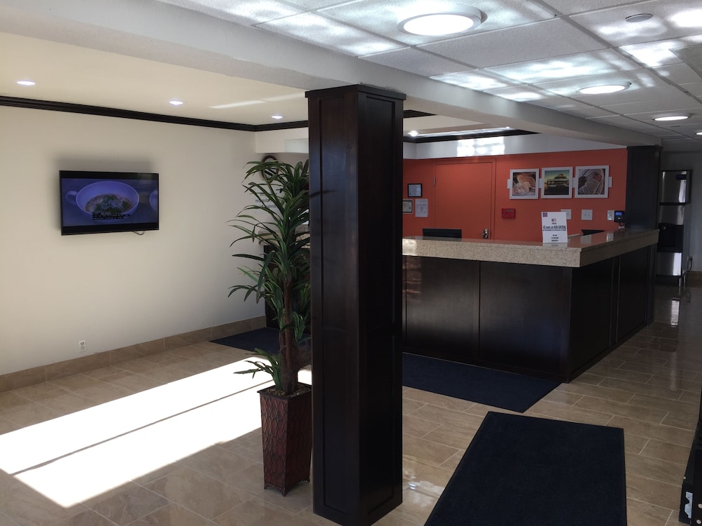 Peoria Vacations - Motel 6 Peoria, IL - Property Image 3