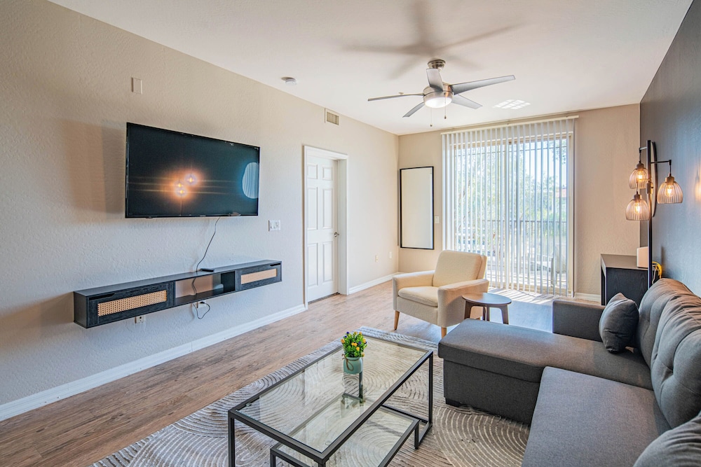 ROVE LIVING/KL - The Fredrick Tempe