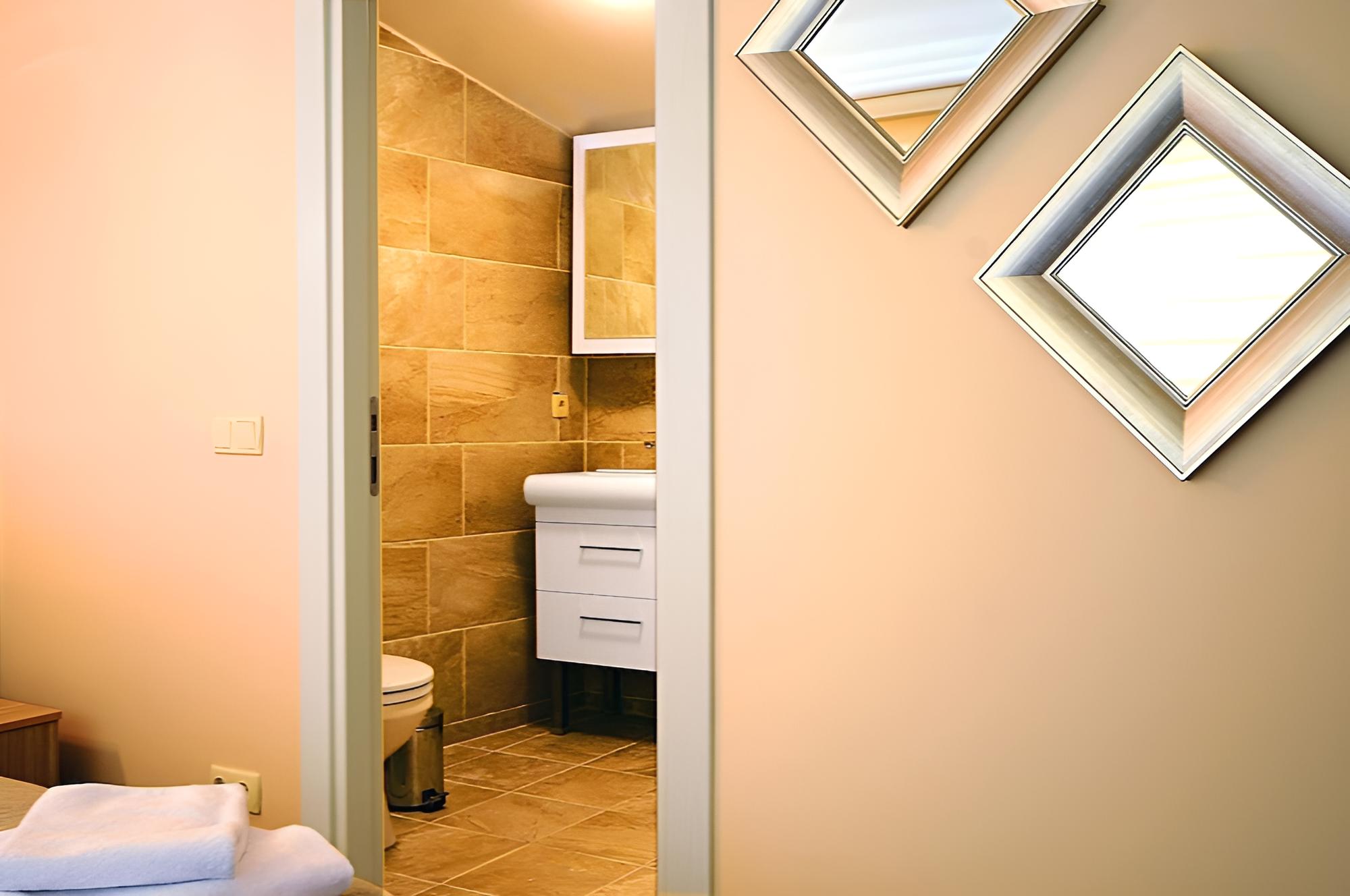 Atrium Suites