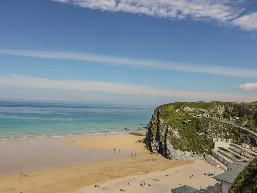 13 Cliff Edge