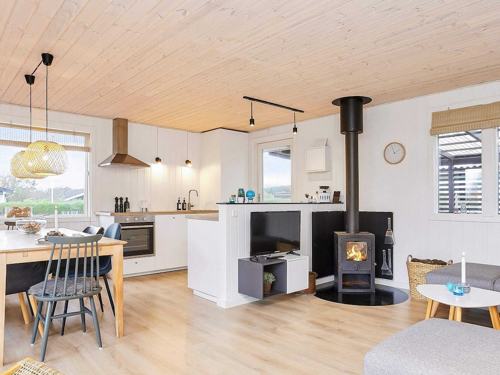 6 Person Holiday Home in Juelsminde