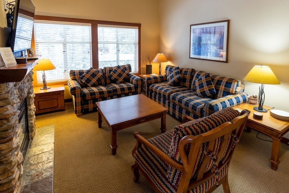 3323 - Two Bedroom Standard Powderhorn Lodge 2 Condo