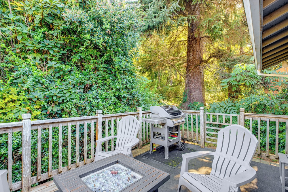 Rockaway Beach House - Walk to Ocean!