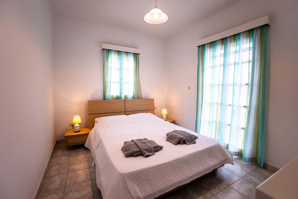 Naoussa Breeze Residence